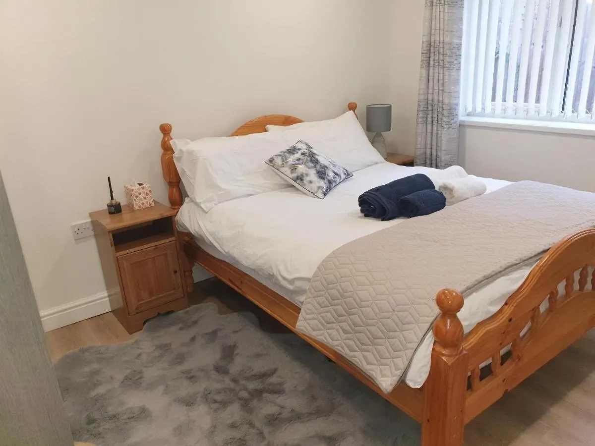 Modern 1 Bed Apartment 10 Mins To Leeds City Cent